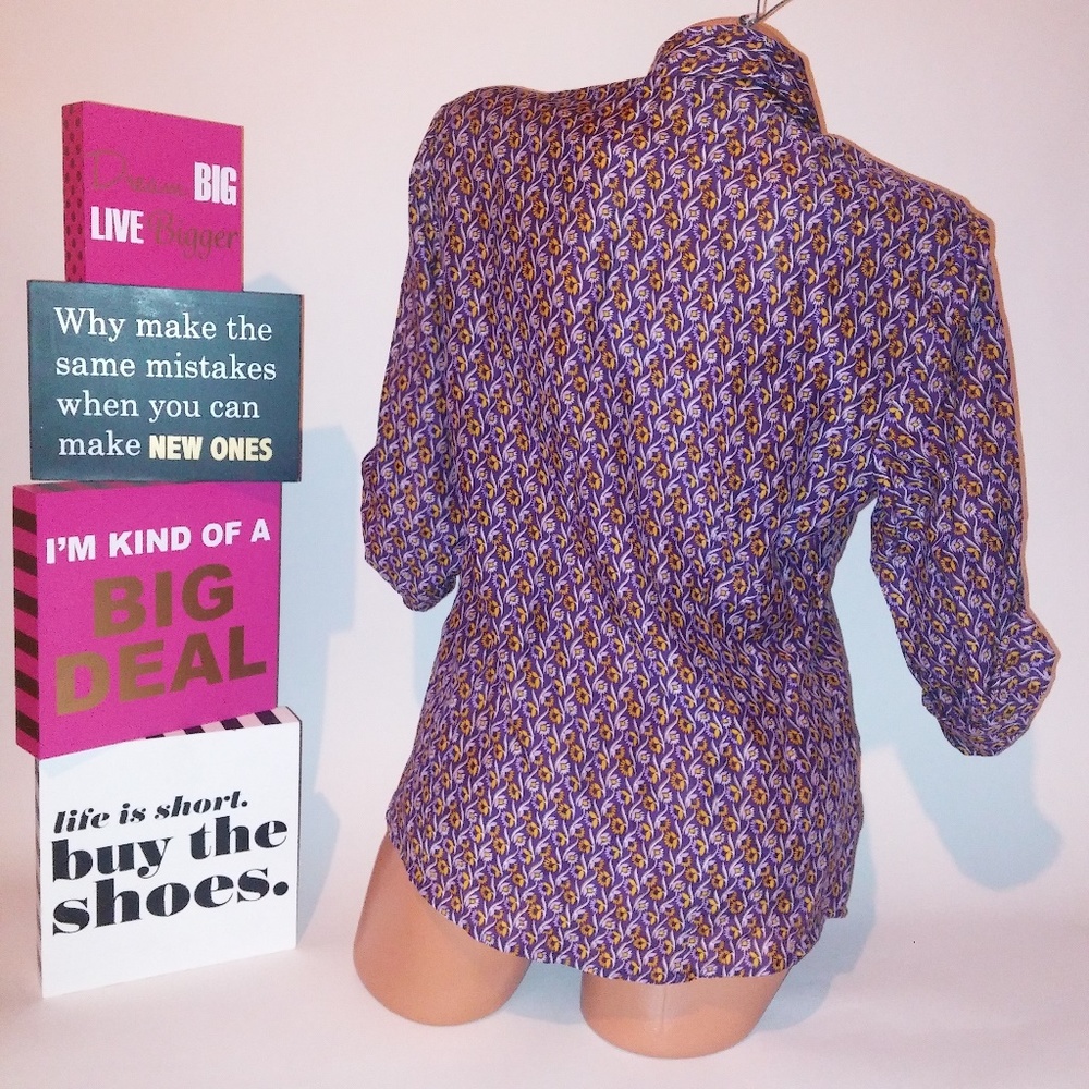 Ann Taylor 
Womens Blouse
Button Down Shirt
Size 8
Purple Yellow - Picture 5 of 5